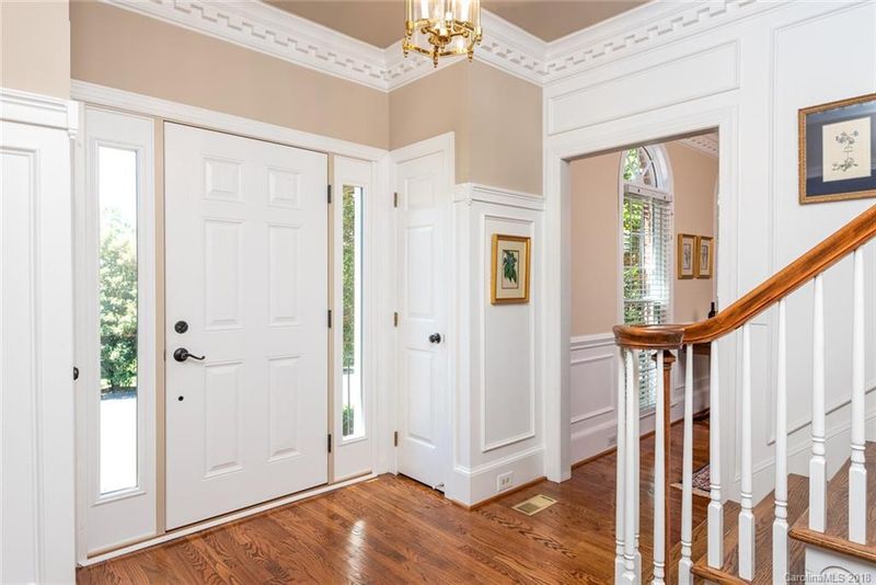 2317 Queensland Dr, Charlotte, NC 28270