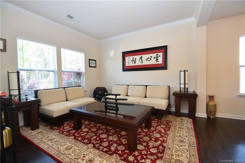 10915 Tower Oak Dr, Charlotte, NC 28269