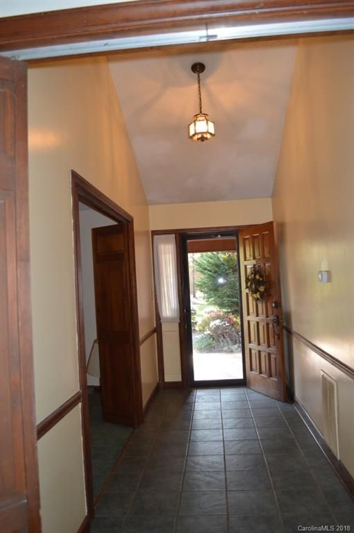 1887 Red Bird Ln, Stanley, NC 28164