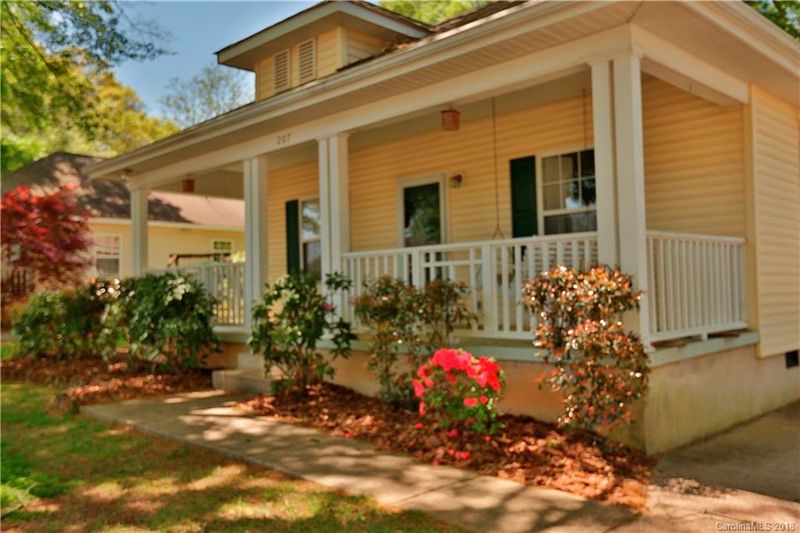 207 6th St, Belmont, NC 28012