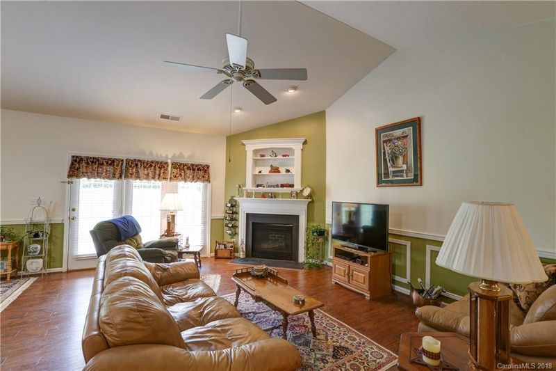 100 Painted Bunting Dr, Troutman, NC 28166