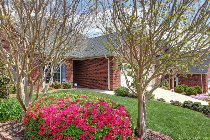 2526 Firethorn Ct, Gastonia, NC 28056