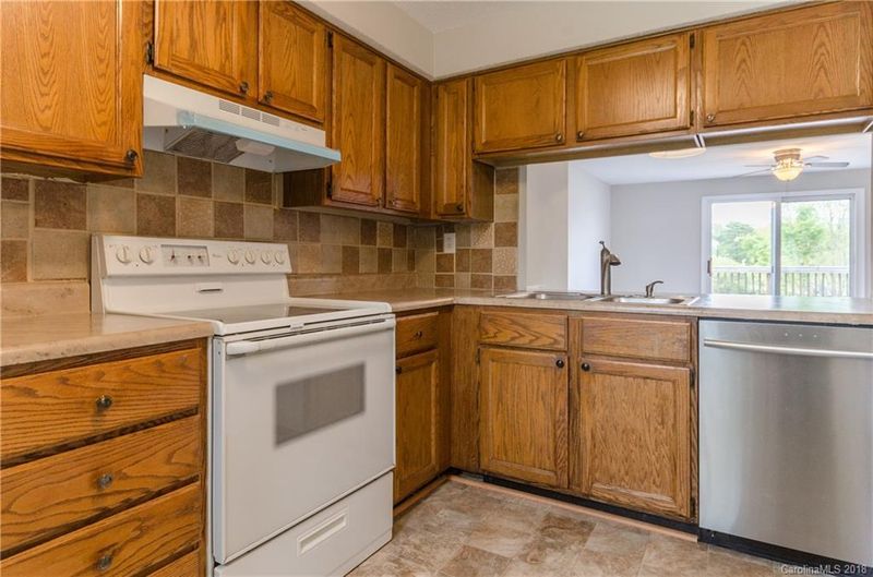 192 Water Oak Dr #167, Pineville, NC 28134