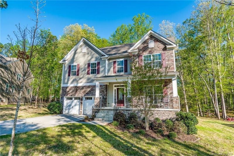 611 Pleasant Pine Ct, Matthews, NC 28105