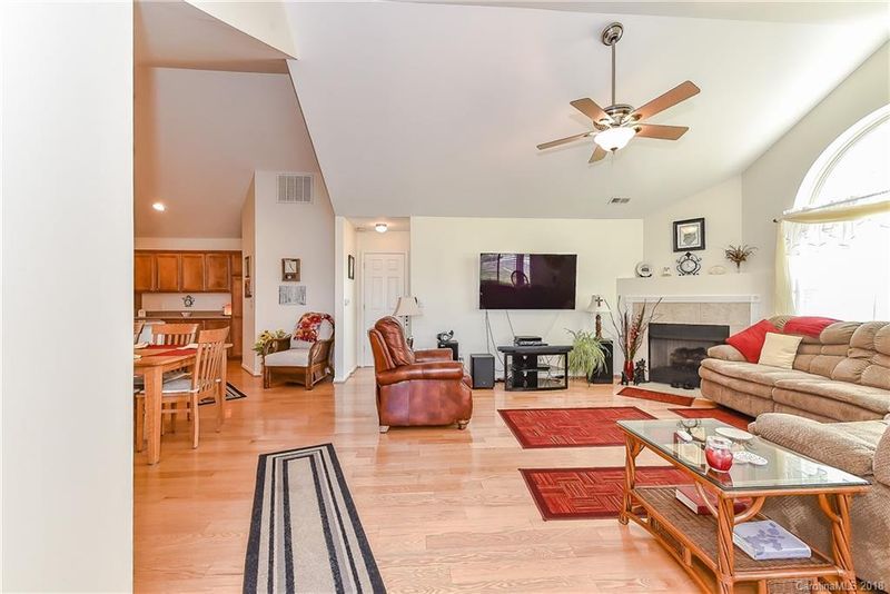 759 Ledgestone Ct, Tega Cay, SC 29708