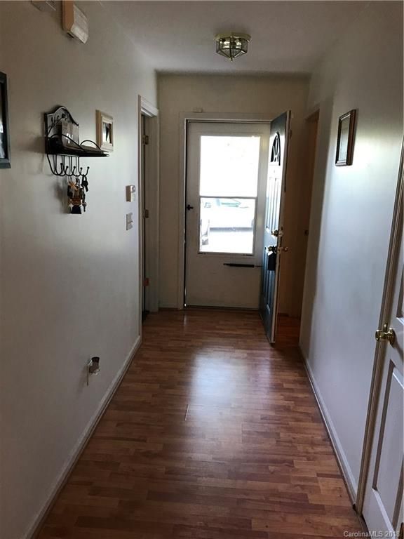 9528 Dewey Dr, Charlotte, NC 28214