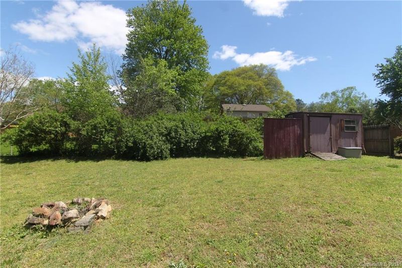1248 Queensgate St, Gastonia, NC 28054