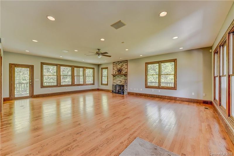 3495 Mull Creek Ln, Claremont, NC 28610