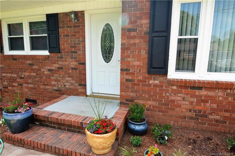 633 Bost St, Statesville, NC 28677