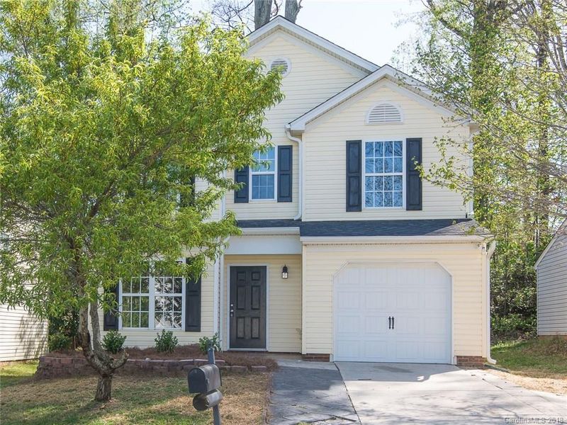 3806 Brookchase Ln, Charlotte, NC 28205