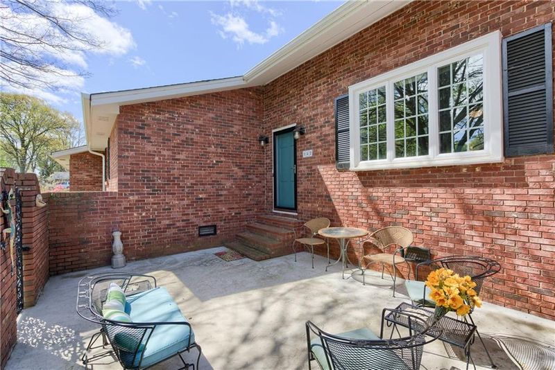 147 18th Ave NW, Hickory, NC 28601