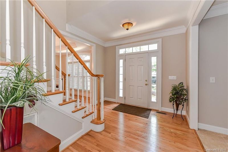 10307 Gunnison Ln, Charlotte, NC 28277