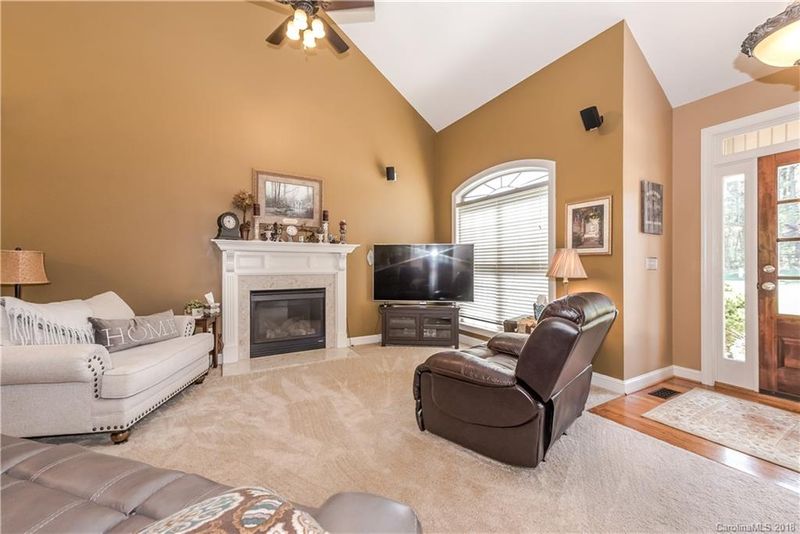 1014 Brookhollow Ct, Indian Trail, NC 28079