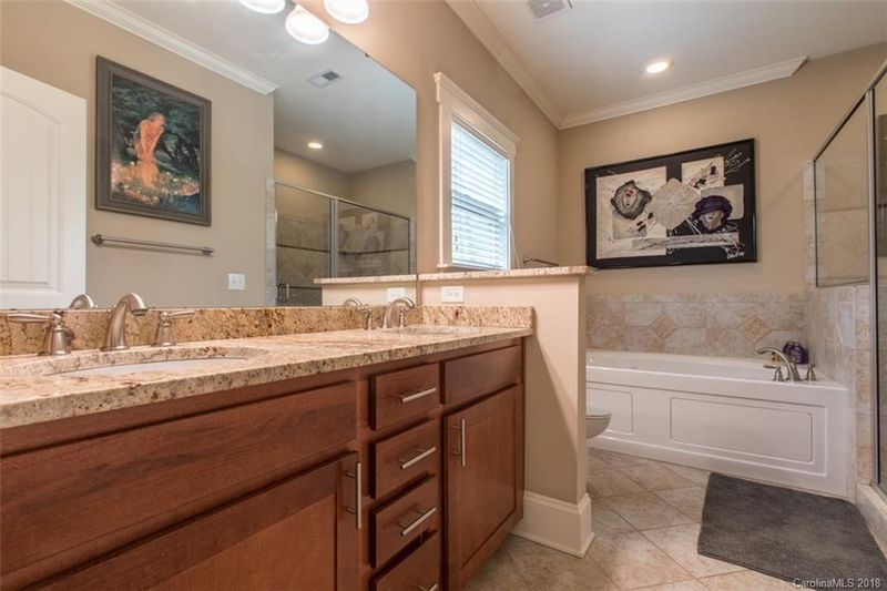 1212 Grace St, Charlotte, NC 28205