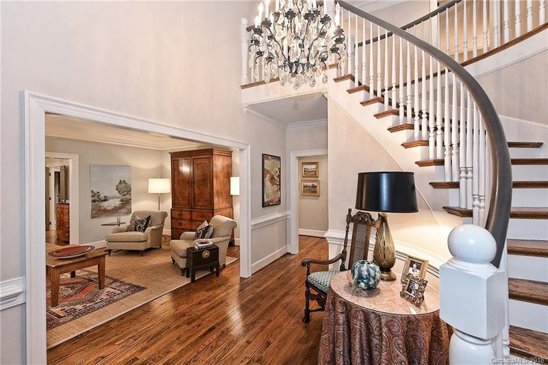 2731 Beretania Cir, Charlotte, NC 28211