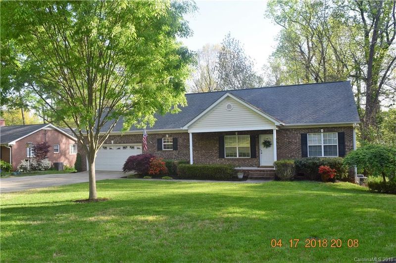 930 Paramount Cir, Gastonia, NC 28052