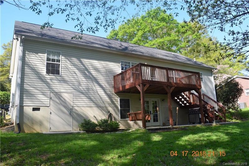 930 Paramount Cir, Gastonia, NC 28052