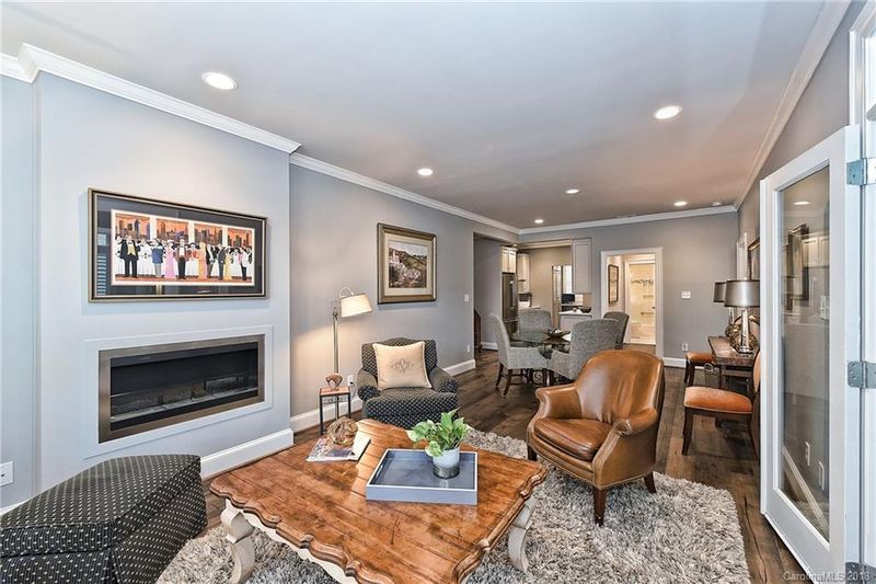 2315 Selwyn Ave #E, Charlotte, NC 28207
