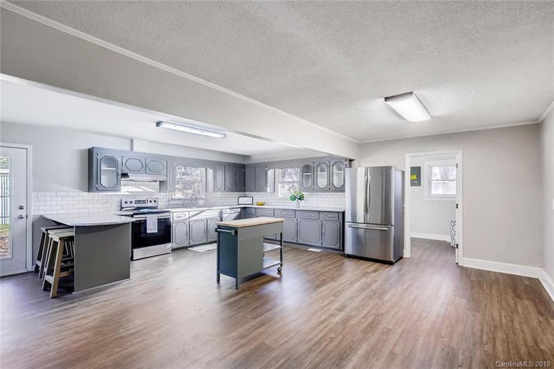 5925 Roberta Rd, Harrisburg, NC 28075