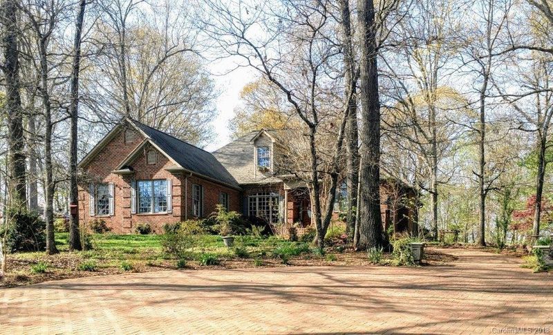 2120 Eva Ct, Lincolnton, NC 28092