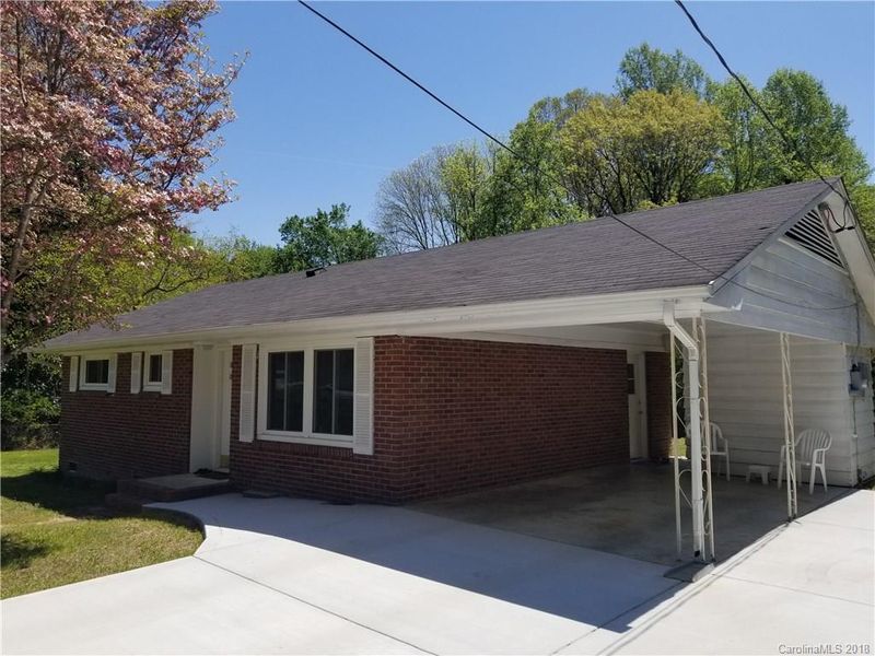 1201 Cardinal Dr, Gastonia, NC 28052