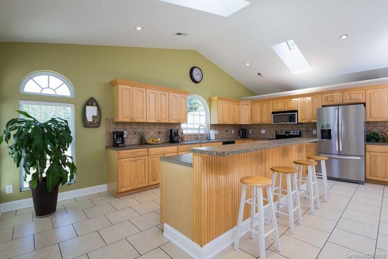 8432 Live Oak Rd, Harrisburg, NC 28075