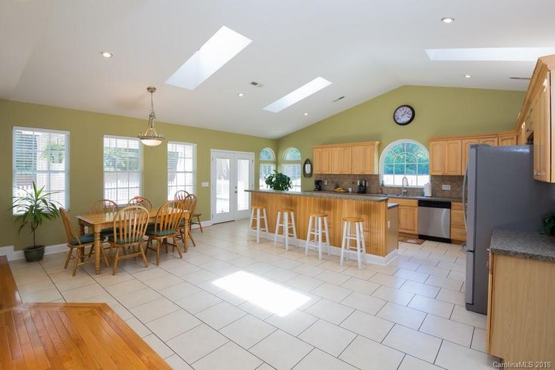 8432 Live Oak Rd, Harrisburg, NC 28075