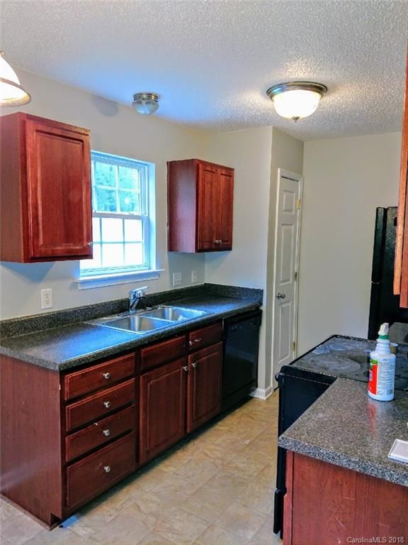 2533 Pine Bark Ct, Gastonia, NC 28052