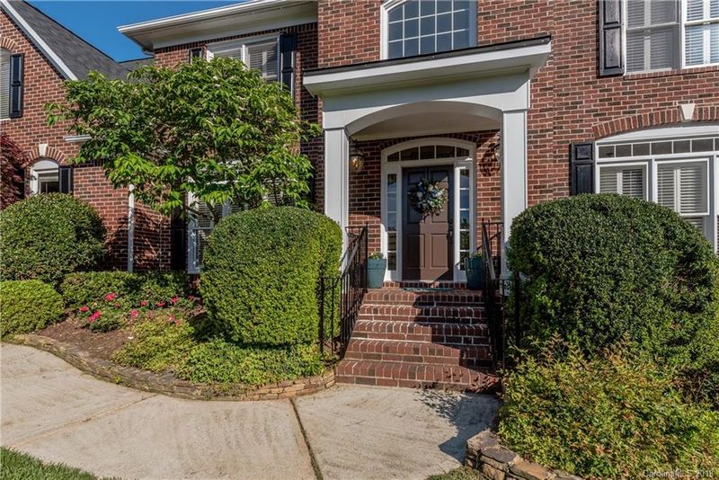 3700 Basking Ridge Ct, Matthews, NC 28105