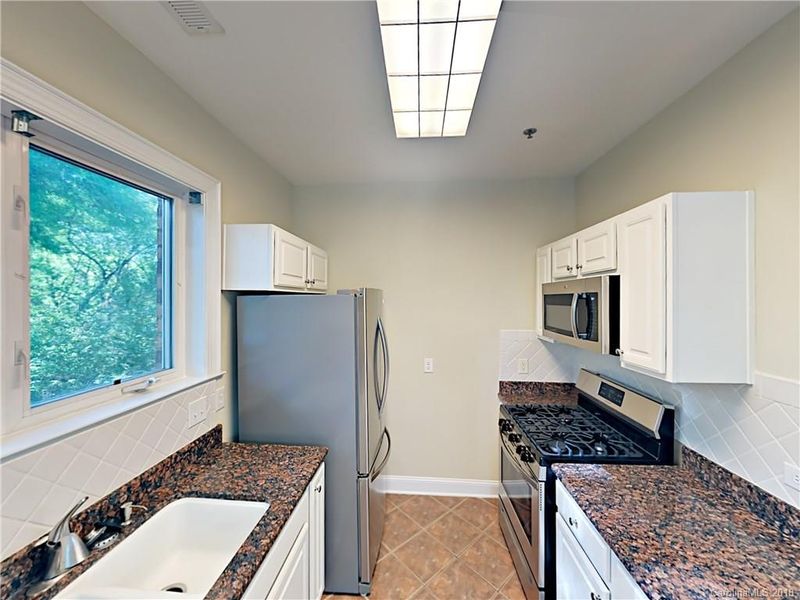 5601 Fairview Rd #3, Charlotte, NC 28209