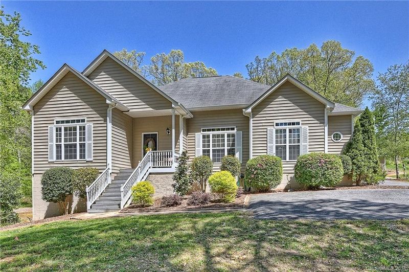 7230 Cobblecreek Dr, Matthews, NC 28104