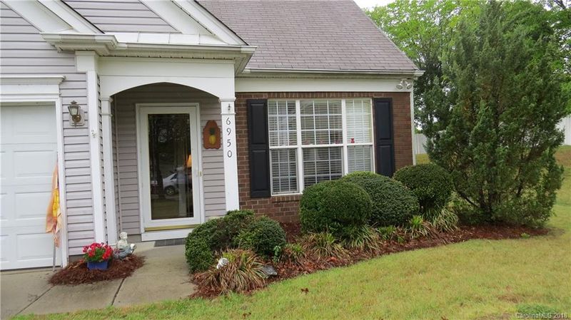 6950 Beverly Springs Dr, Charlotte, NC 28270