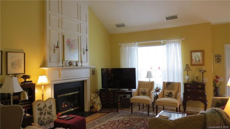 6950 Beverly Springs Dr, Charlotte, NC 28270
