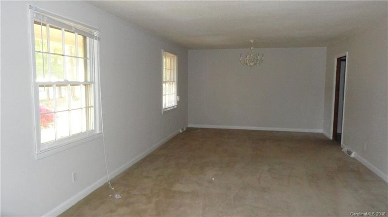 7520 Rolling Hill Rd, Charlotte, NC 28227