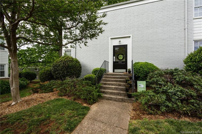 532 Wakefield Dr, Charlotte, NC 28209