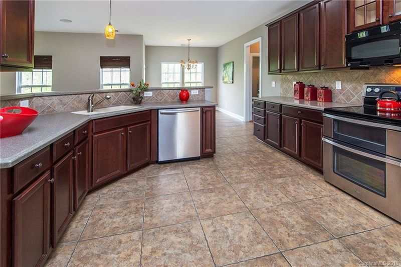 1499 Valhalla Dr, Denver, NC 28037