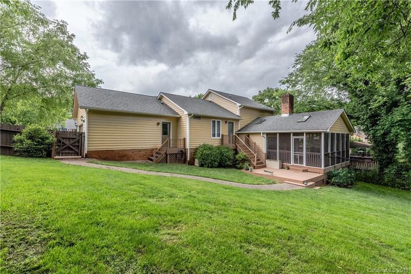16502 Grapperhall Dr #27, Huntersville, NC 28078