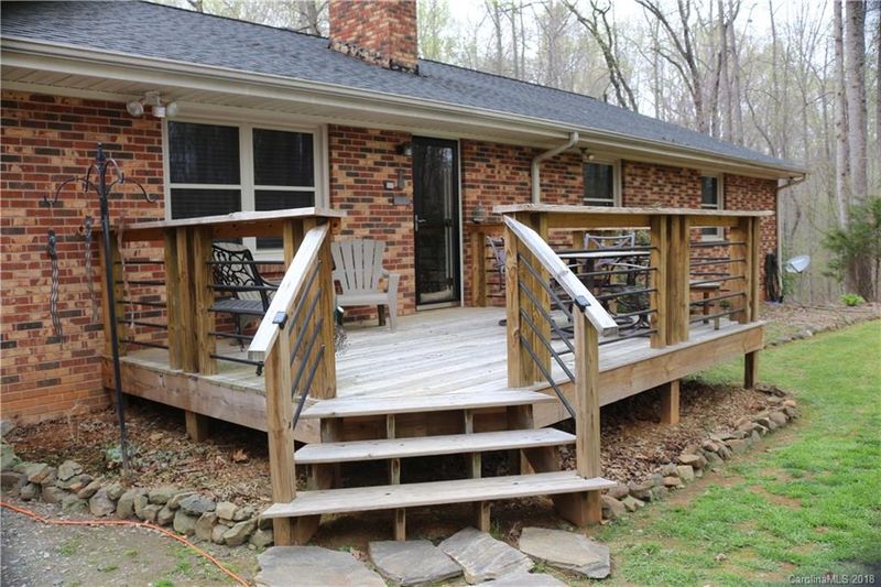 4100 Belhaven Forest Dr, Gastonia, NC 28056