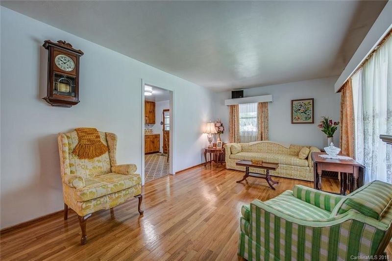 310 Linden Cir, Gastonia, NC 28054