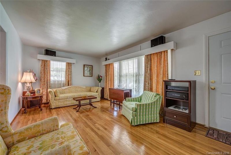 310 Linden Cir, Gastonia, NC 28054
