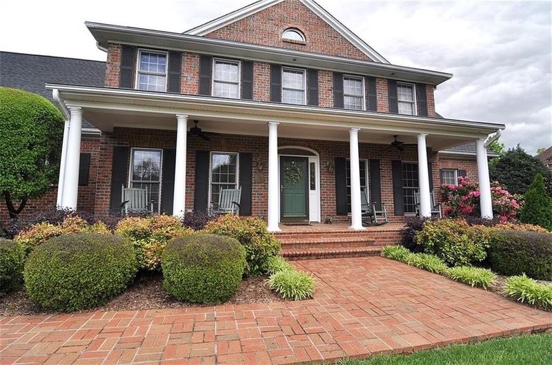 403 5th St NE #30, Conover, NC 28613