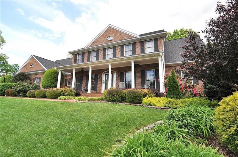 403 5th St NE #30, Conover, NC 28613