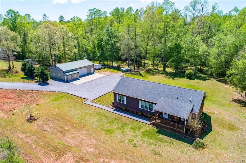 139 Peridot Dr, Statesville, NC 28625
