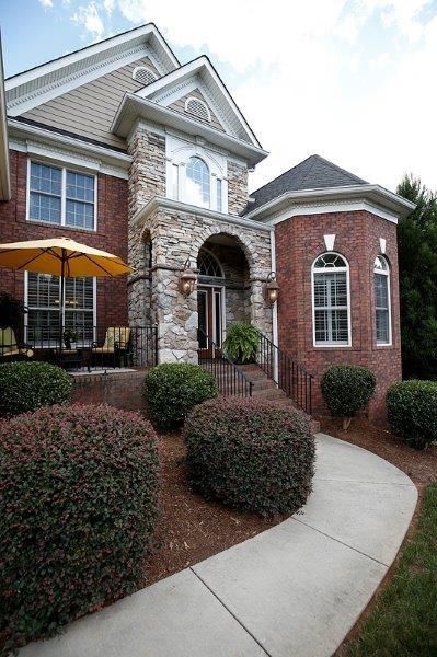 4108 2nd St NW, Hickory, NC 28601