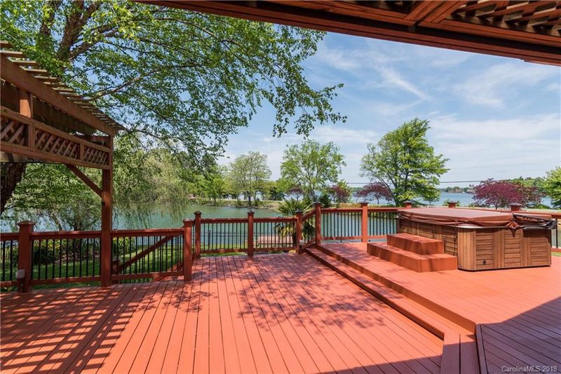 16501 Morecambe Dr, Cornelius, NC 28031