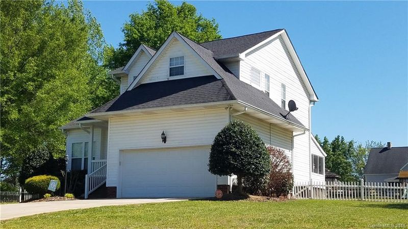 1419 Galway Dr, Lincolnton, NC 28092