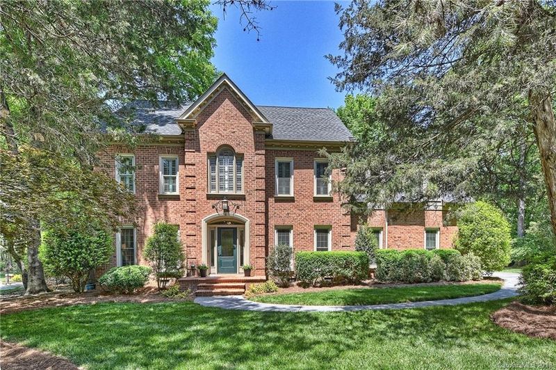 9712 Warwick Cir, Charlotte, NC 28210