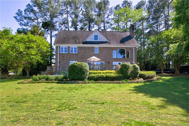 17101 Belle Isle Dr, Cornelius, NC 28031