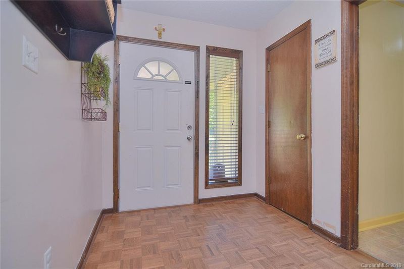 6029 Windjammer Dr, Tega Cay, SC 29708