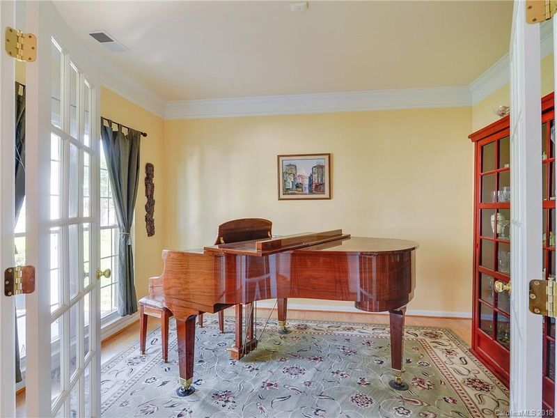 1860 Briarcrest Dr, Charlotte, NC 28269